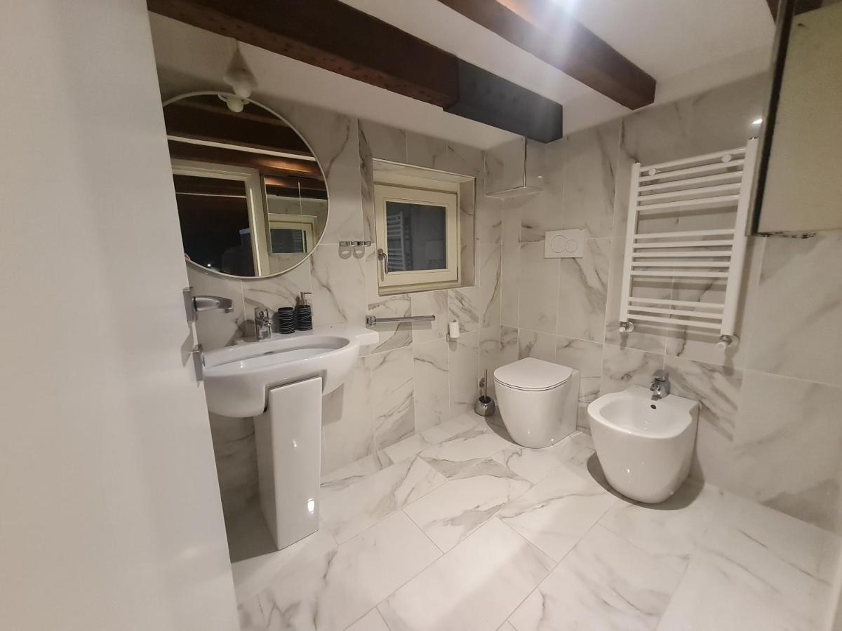 Isola - Ugo Bassi Charme Loft Apartment Милано Екстериор снимка